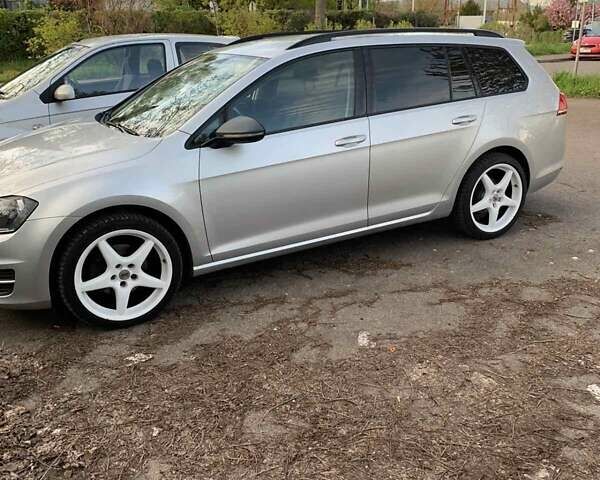 Серый Фольксваген Гольф, объемом двигателя 1.6 л и пробегом 227 тыс. км за 10860 $, фото 1 на Automoto.ua