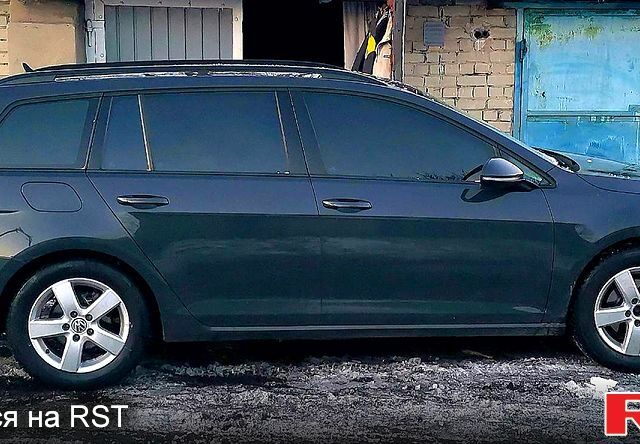 Серый Фольксваген Гольф, объемом двигателя 1.6 л и пробегом 230 тыс. км за 12500 $, фото 1 на Automoto.ua