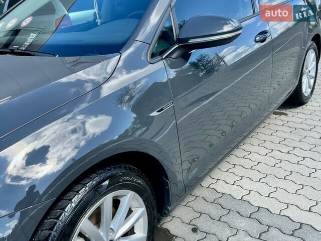 Серый Фольксваген Гольф, объемом двигателя 1.6 л и пробегом 273 тыс. км за 11499 $, фото 1 на Automoto.ua