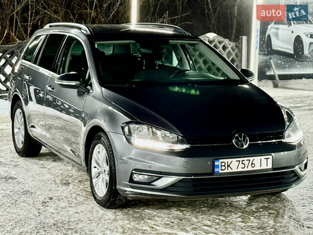 Сірий Фольксваген Гольф, об'ємом двигуна 1.6 л та пробігом 253 тис. км за 13999 $, фото 1 на Automoto.ua