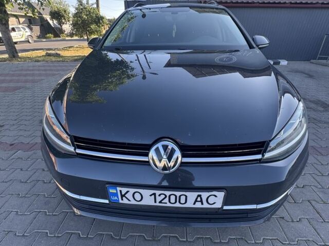 Серый Фольксваген Гольф, объемом двигателя 1.6 л и пробегом 280 тыс. км за 11700 $, фото 1 на Automoto.ua