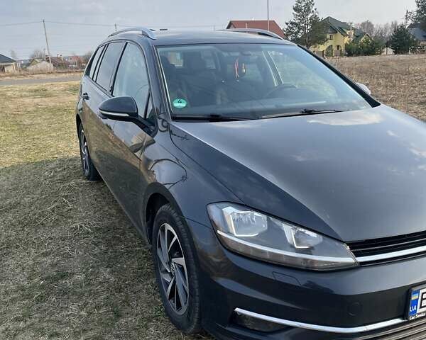 Серый Фольксваген Гольф, объемом двигателя 1.6 л и пробегом 278 тыс. км за 12400 $, фото 1 на Automoto.ua