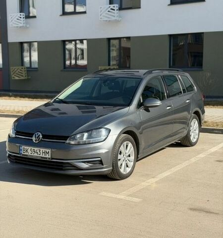 Серый Фольксваген Гольф, объемом двигателя 1.6 л и пробегом 328 тыс. км за 12200 $, фото 1 на Automoto.ua