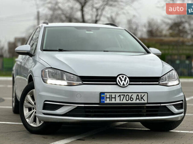 Серый Фольксваген Гольф, объемом двигателя 1.8 л и пробегом 100 тыс. км за 12700 $, фото 1 на Automoto.ua