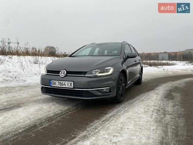Сірий Фольксваген Гольф, об'ємом двигуна 1.97 л та пробігом 296 тис. км за 13750 $, фото 1 на Automoto.ua