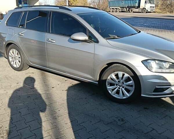 Серый Фольксваген Гольф, объемом двигателя 1.6 л и пробегом 280 тыс. км за 11900 $, фото 1 на Automoto.ua