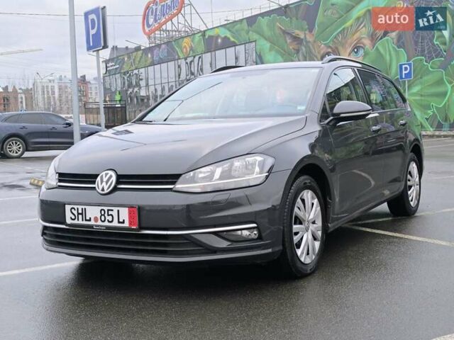 Серый Фольксваген Гольф, объемом двигателя 1.6 л и пробегом 256 тыс. км за 14450 $, фото 1 на Automoto.ua