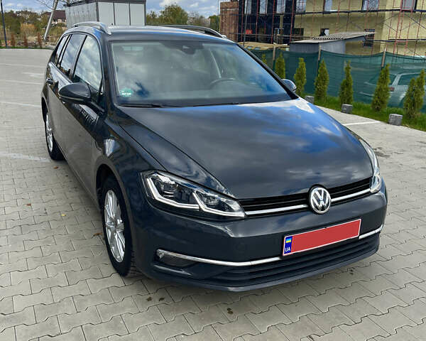 Серый Фольксваген Гольф, объемом двигателя 2 л и пробегом 260 тыс. км за 15550 $, фото 1 на Automoto.ua