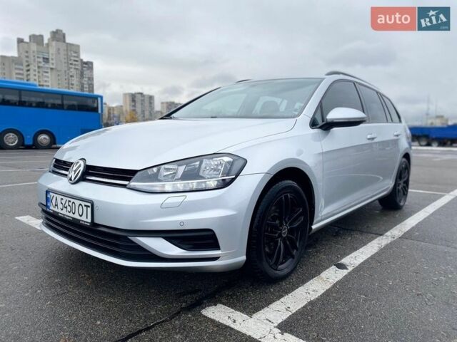 Серый Фольксваген Гольф, объемом двигателя 1.6 л и пробегом 290 тыс. км за 11600 $, фото 1 на Automoto.ua