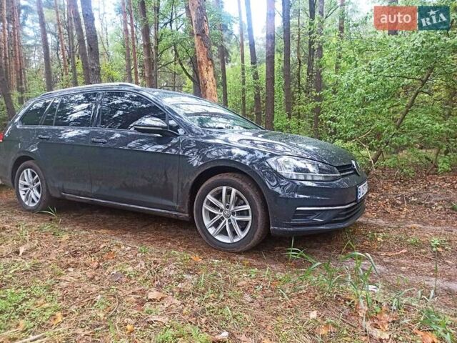 Серый Фольксваген Гольф, объемом двигателя 1.6 л и пробегом 247 тыс. км за 13500 $, фото 1 на Automoto.ua