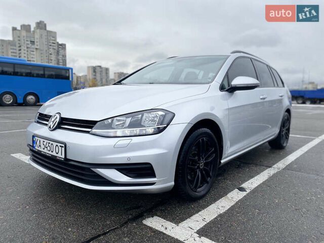 Серый Фольксваген Гольф, объемом двигателя 1.6 л и пробегом 280 тыс. км за 12400 $, фото 1 на Automoto.ua