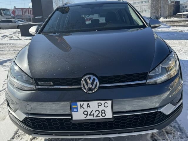 Серый Фольксваген Гольф, объемом двигателя 1.8 л и пробегом 102 тыс. км за 16900 $, фото 1 на Automoto.ua