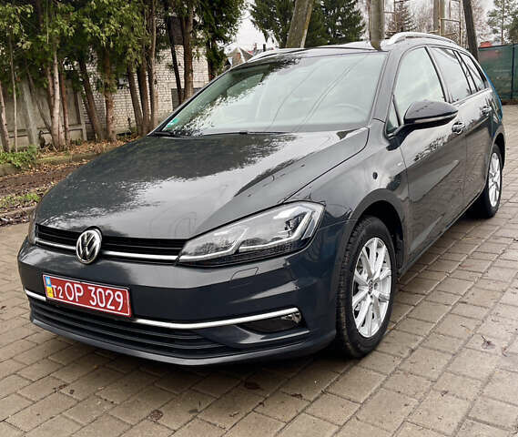 Серый Фольксваген Гольф, объемом двигателя 2 л и пробегом 260 тыс. км за 15750 $, фото 1 на Automoto.ua