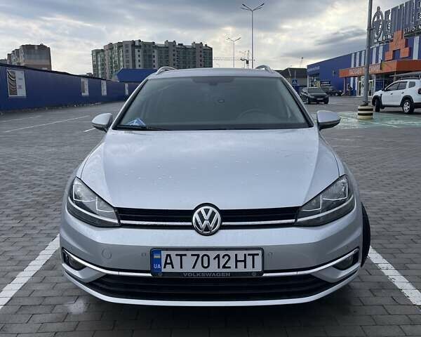 Серый Фольксваген Гольф, объемом двигателя 1.6 л и пробегом 219 тыс. км за 15600 $, фото 1 на Automoto.ua