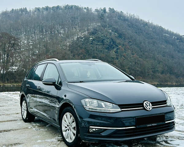 Серый Фольксваген Гольф, объемом двигателя 2 л и пробегом 220 тыс. км за 19000 $, фото 1 на Automoto.ua