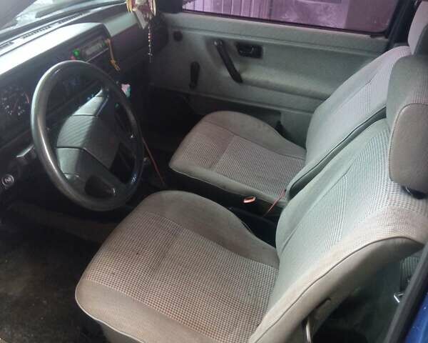 Синий Фольксваген Гольф, объемом двигателя 1.78 л и пробегом 312 тыс. км за 1500 $, фото 1 на Automoto.ua