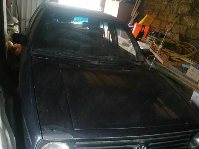 Синий Фольксваген Гольф, объемом двигателя 1.3 л и пробегом 350 тыс. км за 1100 $, фото 1 на Automoto.ua