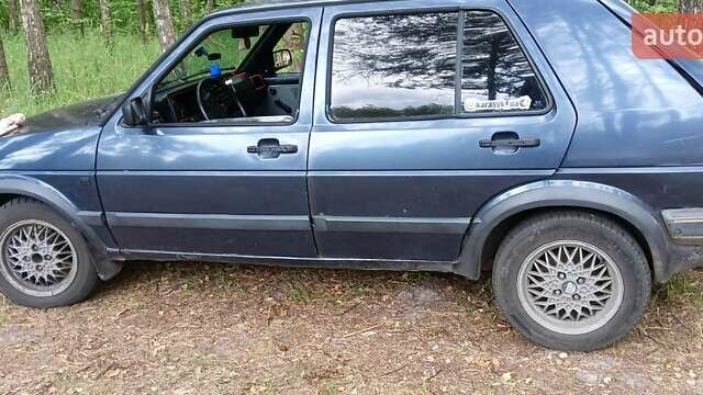 Синий Фольксваген Гольф, объемом двигателя 1.6 л и пробегом 300 тыс. км за 1678 $, фото 1 на Automoto.ua