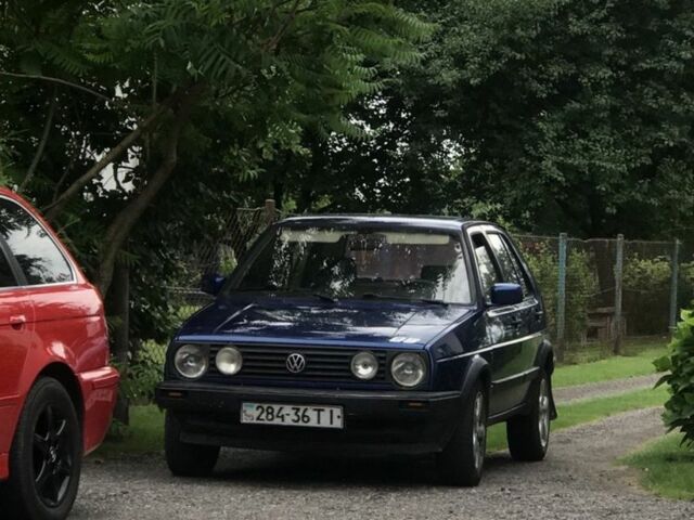 Синий Фольксваген Гольф, объемом двигателя 1.8 л и пробегом 200 тыс. км за 450 $, фото 1 на Automoto.ua