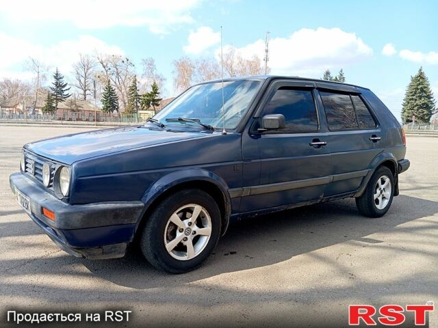 Синий Фольксваген Гольф, объемом двигателя 1.6 л и пробегом 460 тыс. км за 800 $, фото 1 на Automoto.ua