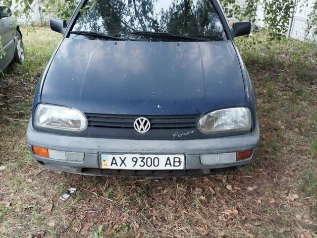 Синий Фольксваген Гольф, объемом двигателя 1.9 л и пробегом 200 тыс. км за 1000 $, фото 1 на Automoto.ua