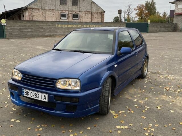 Синий Фольксваген Гольф, объемом двигателя 2.8 л и пробегом 69 тыс. км за 2200 $, фото 1 на Automoto.ua