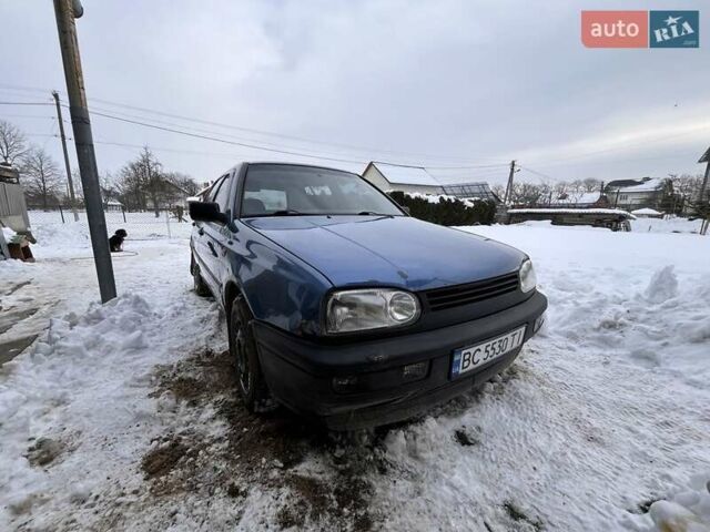 Синий Фольксваген Гольф, объемом двигателя 1.6 л и пробегом 81 тыс. км за 2350 $, фото 1 на Automoto.ua