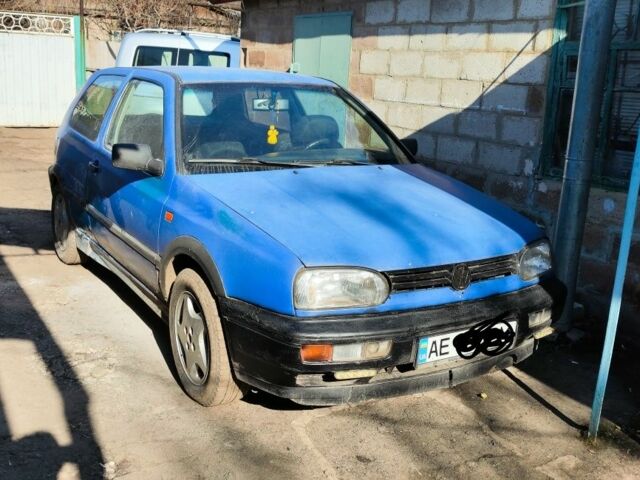 Синий Фольксваген Гольф, объемом двигателя 2 л и пробегом 999 тыс. км за 1129 $, фото 1 на Automoto.ua