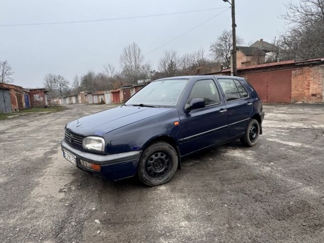 Синий Фольксваген Гольф, объемом двигателя 1.8 л и пробегом 200 тыс. км за 850 $, фото 1 на Automoto.ua