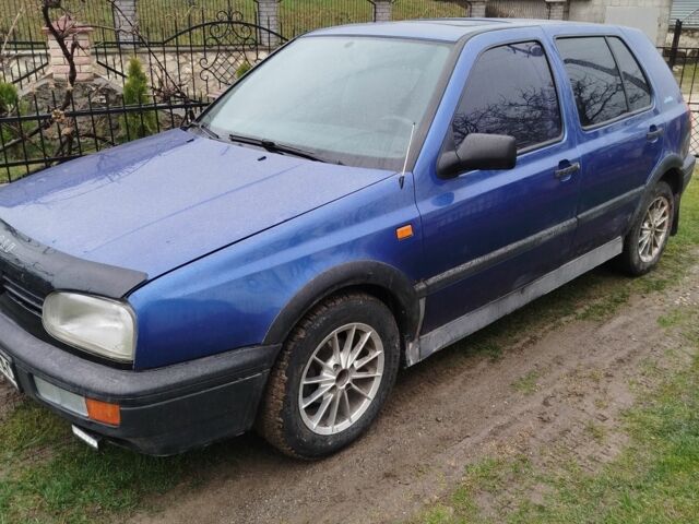 Синий Фольксваген Гольф, объемом двигателя 1 л и пробегом 163 тыс. км за 1500 $, фото 1 на Automoto.ua