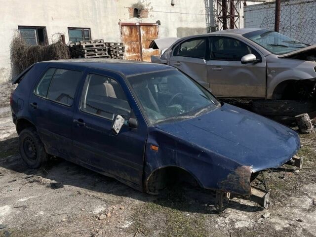 Синий Фольксваген Гольф, объемом двигателя 1.9 л и пробегом 300 тыс. км за 600 $, фото 1 на Automoto.ua