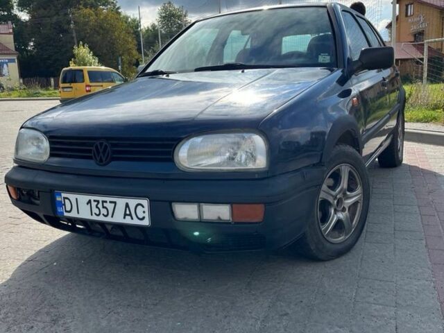 Синий Фольксваген Гольф, объемом двигателя 1.6 л и пробегом 253 тыс. км за 1550 $, фото 1 на Automoto.ua