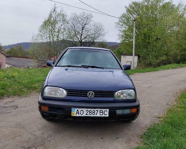 Синій Фольксваген Гольф, об'ємом двигуна 1.6 л та пробігом 187 тис. км за 1600 $, фото 1 на Automoto.ua