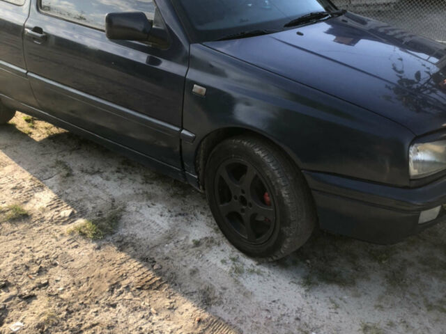 Синій Фольксваген Гольф, об'ємом двигуна 1.6 л та пробігом 400 тис. км за 2000 $, фото 1 на Automoto.ua