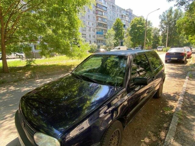 Синий Фольксваген Гольф, объемом двигателя 1.6 л и пробегом 265 тыс. км за 1500 $, фото 1 на Automoto.ua