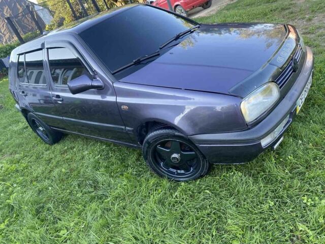 Синий Фольксваген Гольф, объемом двигателя 1.6 л и пробегом 290 тыс. км за 2000 $, фото 1 на Automoto.ua