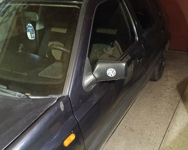 Синий Фольксваген Гольф, объемом двигателя 1.6 л и пробегом 278 тыс. км за 1950 $, фото 1 на Automoto.ua