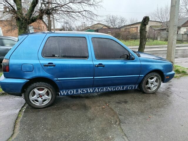Синий Фольксваген Гольф, объемом двигателя 1.8 л и пробегом 400 тыс. км за 1800 $, фото 1 на Automoto.ua