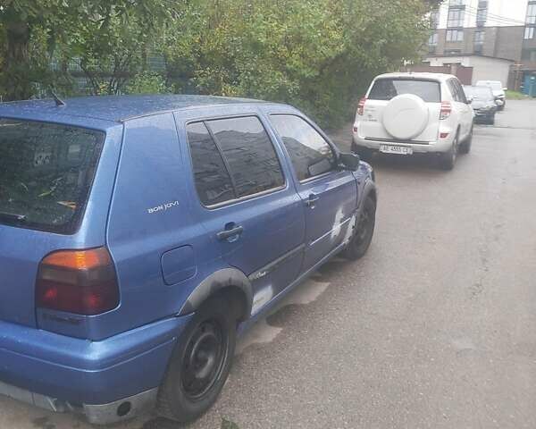 Синий Фольксваген Гольф, объемом двигателя 1.6 л и пробегом 105 тыс. км за 1600 $, фото 1 на Automoto.ua