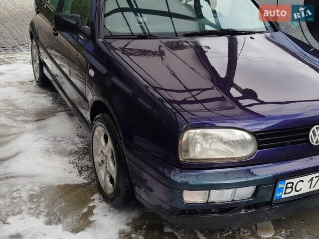 Синий Фольксваген Гольф, объемом двигателя 1.6 л и пробегом 154 тыс. км за 1500 $, фото 1 на Automoto.ua