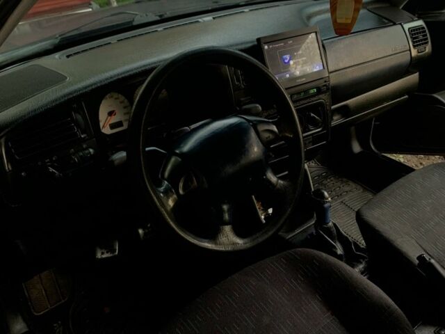 Фольксваген Гольф 1997 у Ужгороді на Automoto.ua Синій Фольксваген Гольф, об'ємом двигуна 1.4 л та пробігом 115 тис. км за 1200 $, фото 1 на Automoto.ua