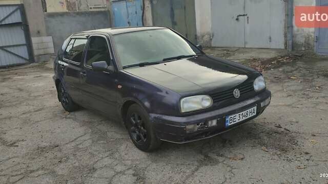 Синий Фольксваген Гольф, объемом двигателя 1.39 л и пробегом 200 тыс. км за 1650 $, фото 1 на Automoto.ua