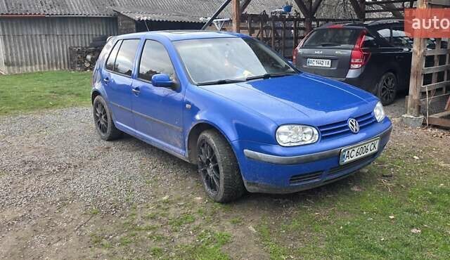 Синий Фольксваген Гольф, объемом двигателя 1.6 л и пробегом 221 тыс. км за 3000 $, фото 1 на Automoto.ua