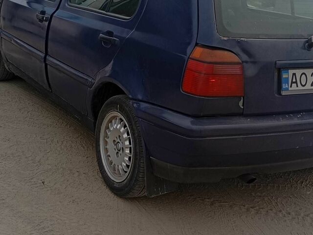 Синий Фольксваген Гольф, объемом двигателя 1.9 л и пробегом 250 тыс. км за 1850 $, фото 1 на Automoto.ua