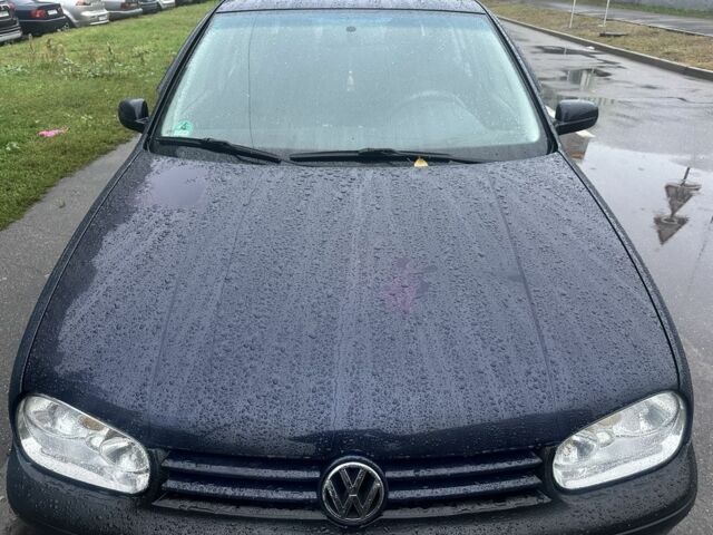 Синий Фольксваген Гольф, объемом двигателя 1.6 л и пробегом 260 тыс. км за 2450 $, фото 1 на Automoto.ua