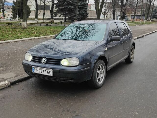 Синий Фольксваген Гольф, объемом двигателя 1.6 л и пробегом 280 тыс. км за 3000 $, фото 1 на Automoto.ua