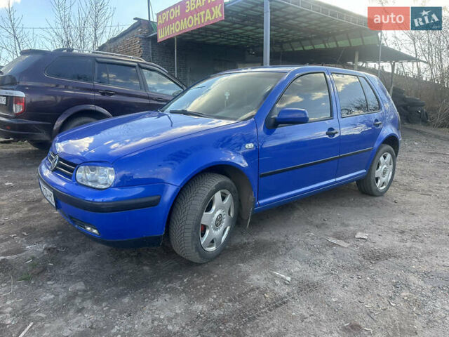 Синий Фольксваген Гольф, объемом двигателя 1.39 л и пробегом 255 тыс. км за 2950 $, фото 1 на Automoto.ua