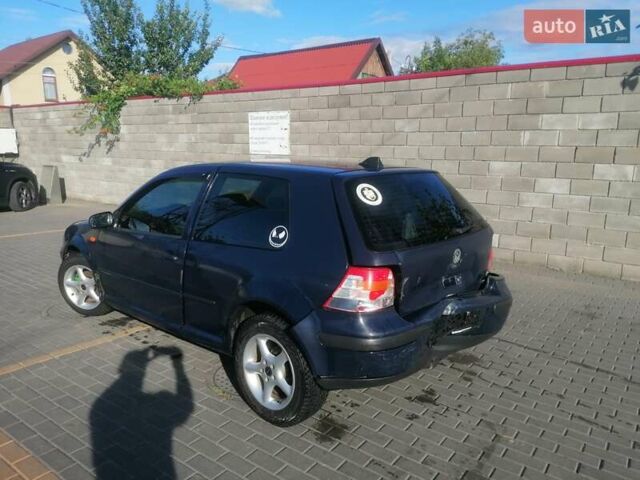 Синий Фольксваген Гольф, объемом двигателя 1.39 л и пробегом 333 тыс. км за 2700 $, фото 1 на Automoto.ua