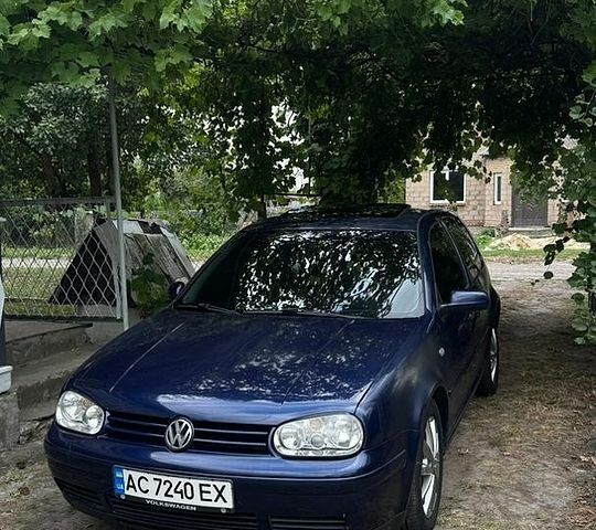 Синій Фольксваген Гольф, об'ємом двигуна 1.6 л та пробігом 332 тис. км за 2199 $, фото 1 на Automoto.ua