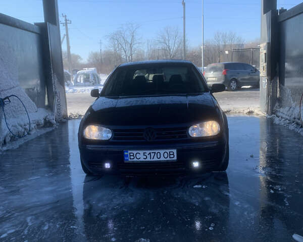 Синий Фольксваген Гольф, объемом двигателя 1.9 л и пробегом 367 тыс. км за 3950 $, фото 1 на Automoto.ua